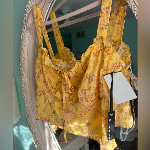 NWT Floral Yellow tie front top - Picture 2 of 2